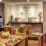 Hotel Mercure West 4*