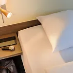 Mercure West Отель