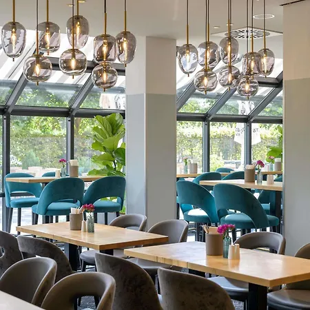 Mercure West 4*