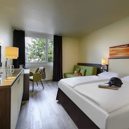 Mercure West 4*