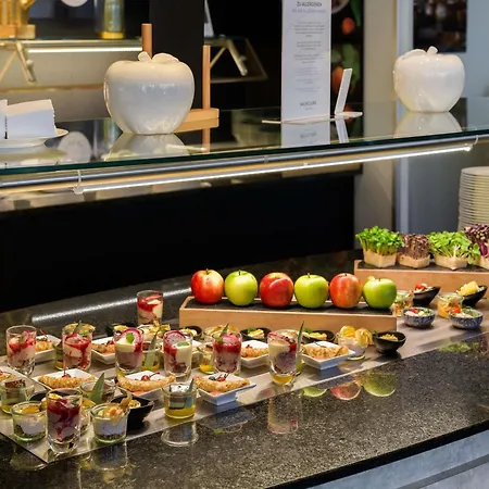 Hotel Mercure West 4*