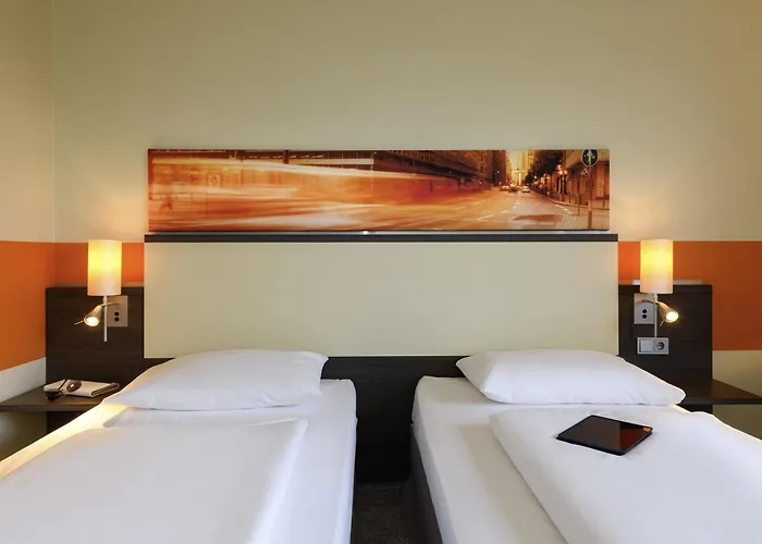 Mercure West מלון