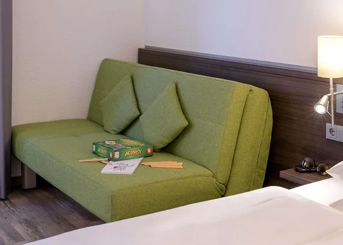 Mercure West מלון