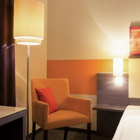 Mercure West 4*