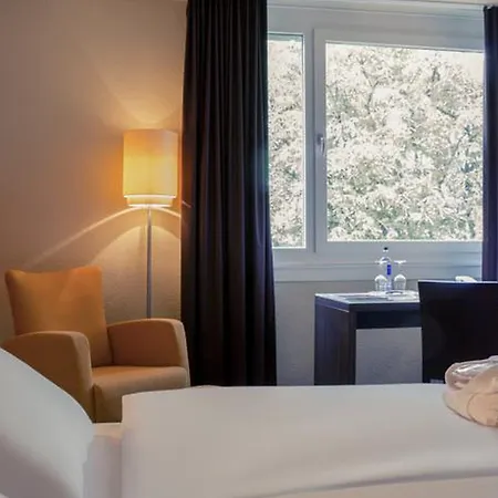 Otel Mercure West