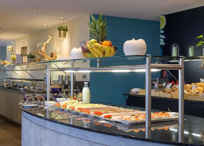 Mercure West Hotel 4*