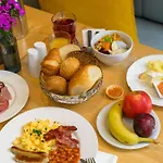 Hotel Mercure West 4*