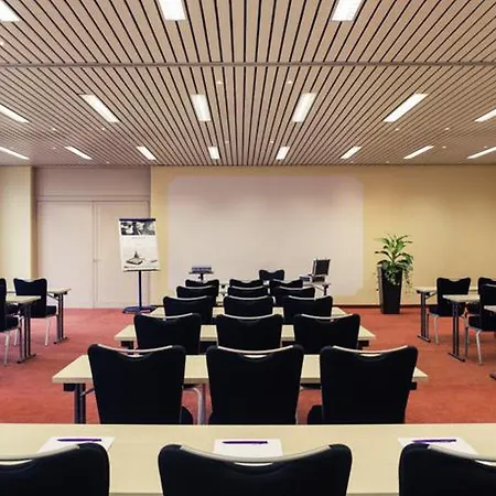 Mercure West מלון