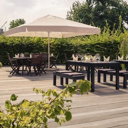 Mercure West מלון