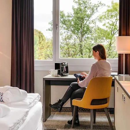 Otel Mercure West