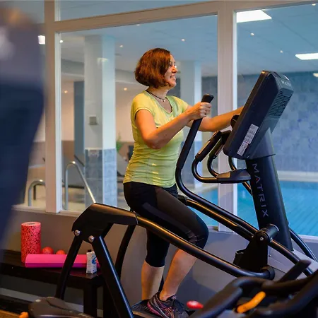 호텔 머큐어 웨스트 4*