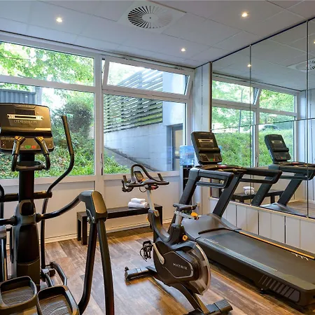 Mercure West מלון