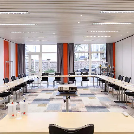 מלון Mercure West 4*