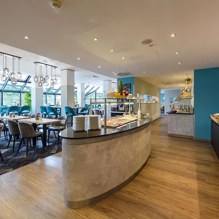 Mercure West 4*