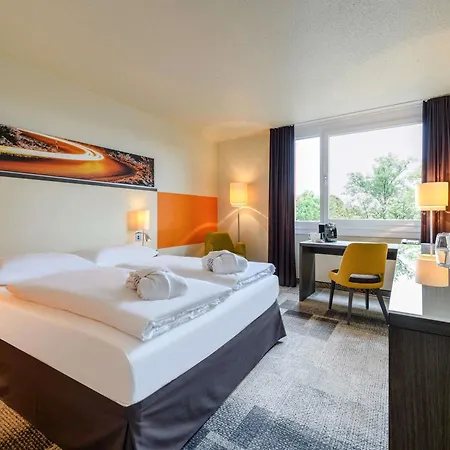 מלון Mercure West 4*