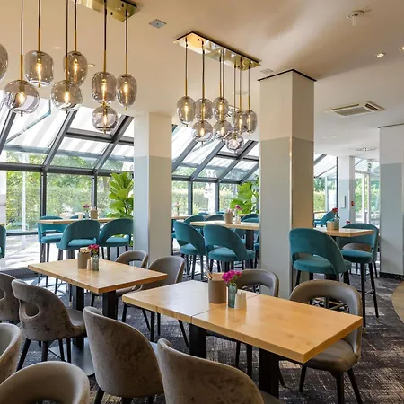Hotel Mercure West