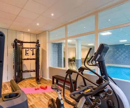 Mercure West 4*