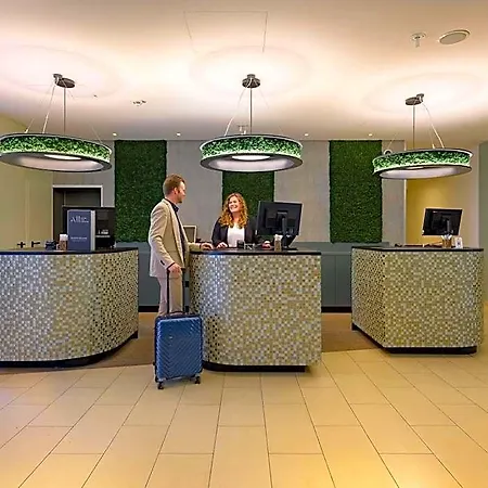 Hotel Mercure West 4*