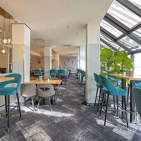 Hotel Mercure West 4*