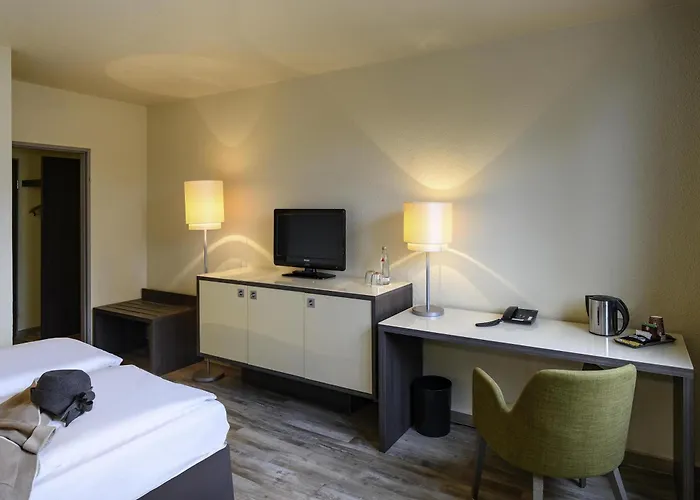 Otel Mercure West 4*