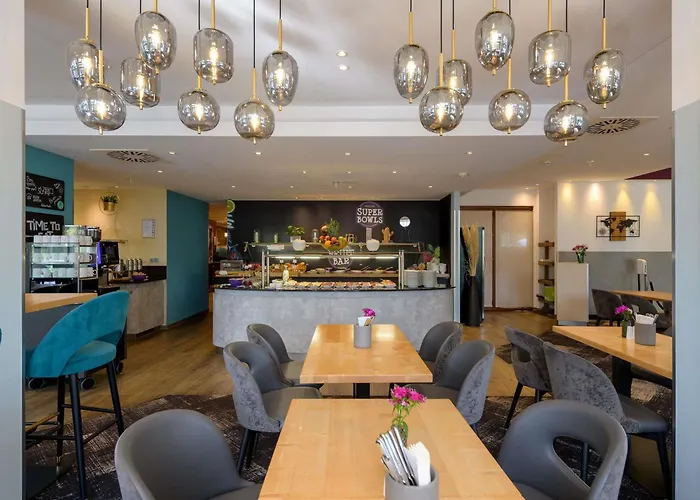 Otel Mercure West 4*