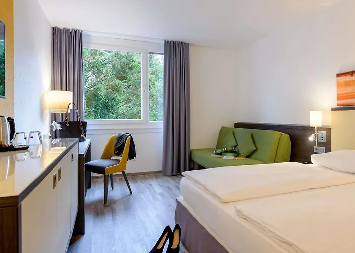Mercure West Hotel 4*